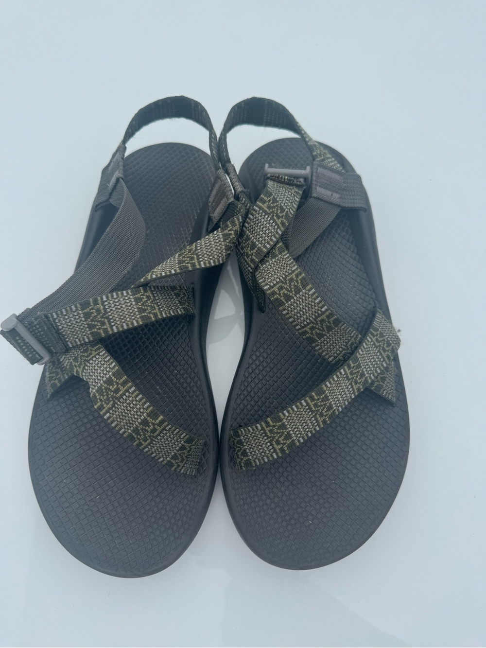 EUC CHACO GREEN SANDALS
